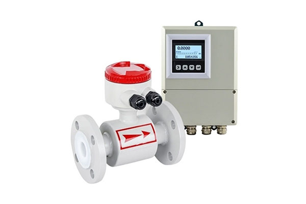 How to ensure the measurement accuracy of magnetic flow meter for sewage in low conductivity wastewater?